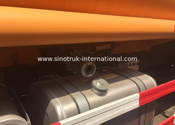 SINOTRUK 음료수 트럭 25-35CBM WD615.69 336HP LHD 8X4 IFA