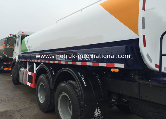 내부 반대로를 가진 SINOTRUK 20CBM 물 물뿌리개 트럭 - 부식 처리