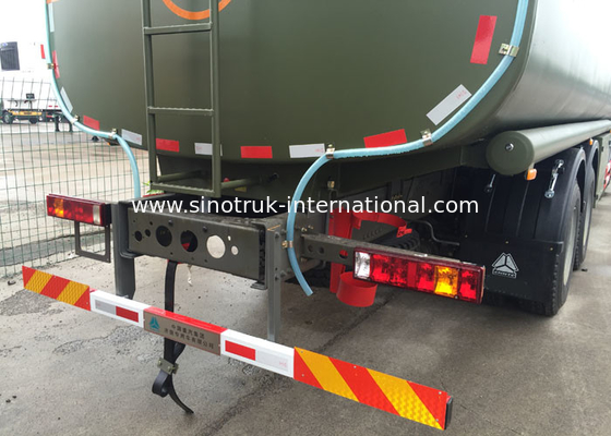 안정되어 있는 연료 유조 트럭 SINOTRUK HOWO 기름 수송 8X4 RHD를 위한 30 - 40 톤