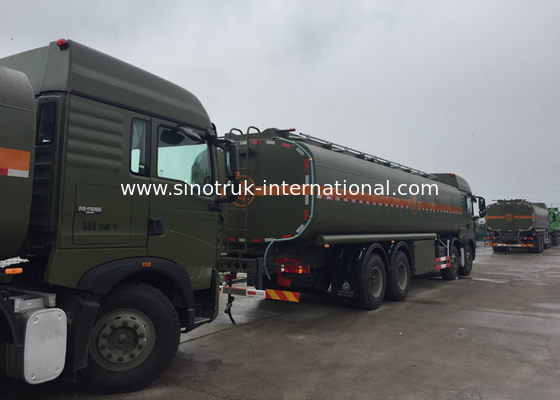 안정되어 있는 연료 유조 트럭 SINOTRUK HOWO 기름 수송 8X4 RHD를 위한 30 - 40 톤