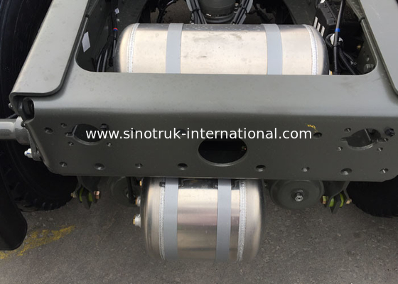 주황색 SINOTRUK HOWO 토우 트랙터 트럭 RHD 10는 371 HP ZZ4257S3241W를 선회합니다