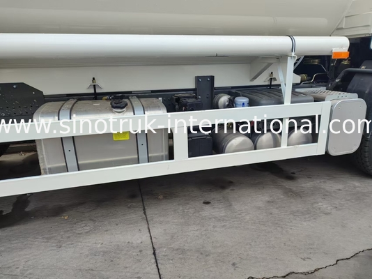 HOWO 25CBM 6*4 오일 탱크 트럭 380HP 강한 승력 흰색