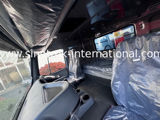 SINOTRUK HOWO 트럭 차시 SINOTRUK 엔진371HP 6 × 4 RHD 경고등으로 사용된 덤프 트럭 화물 트럭 물 트럭