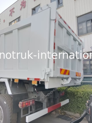2여객 Sinotruk Hohan Tipper Dump Truck 웨이차이 엔진 6 × 4 LHD 380HP 수동 변속기와 함께