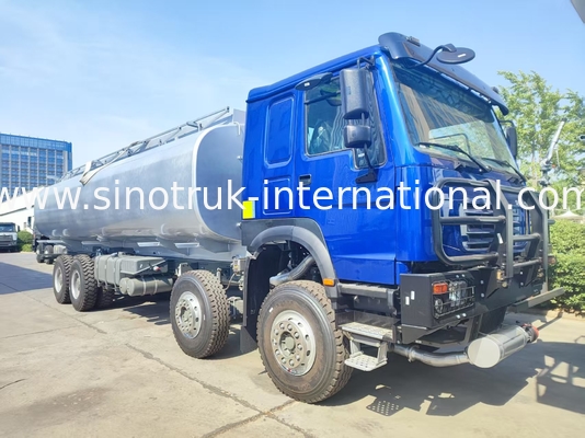 중량 HOWO 8*4 400HP LHD 연료 트럭 40CBM 장거리 연료 유통용 듀얼 탱크 시스템
