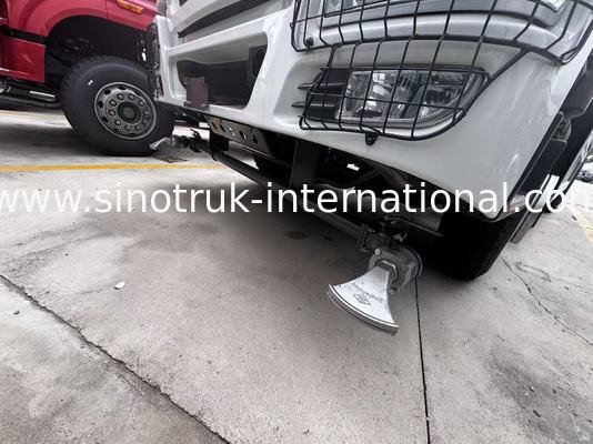 Sinotruk HOWO 6x4 Water Tank Truck With High Pressure Flush Function High efficiency