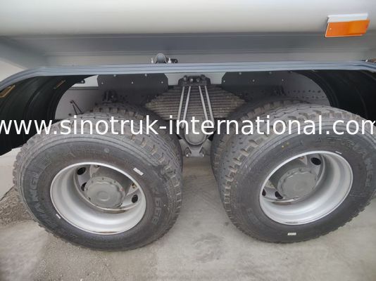 HOWO 6*4 340HP Weichai engine, 25CBM oil tank truck