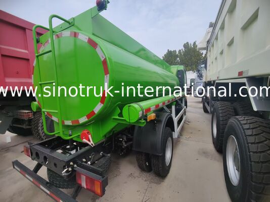 Sinotruk HOWO 8 CBM Capacity Oil Tank Truck with 4x2 Drive Type and Euro III Emission Standard