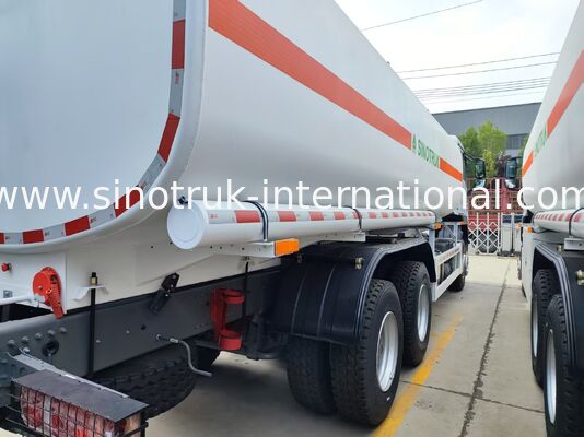흰 HOWO TX 6×4 연료 운송 트럭 336HP 25CBM 연료 탱크, 안정적인 운송 성능