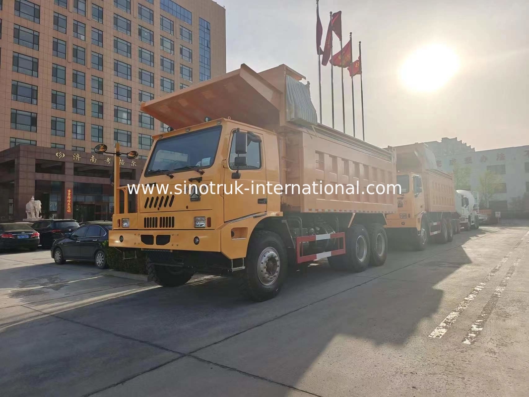 산업을 채굴하기 위한 6X4 LHD 마이닝 내보자 덤프트럭 371HP 70 톤 SINOTRUK HOWO