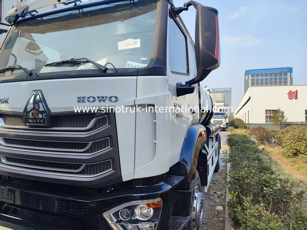 HOWO 300HP 10CBM 4x2 하수도 흡수 트럭: 무거운 용량, 정밀 청소 및 비교할 수없는 효율성