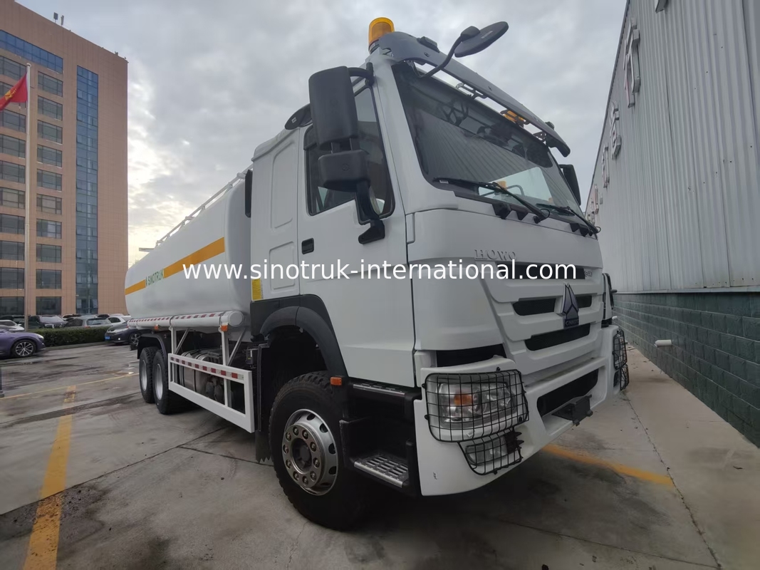 HOWO 6*4 340HP Weichai engine, 25CBM oil tank truck