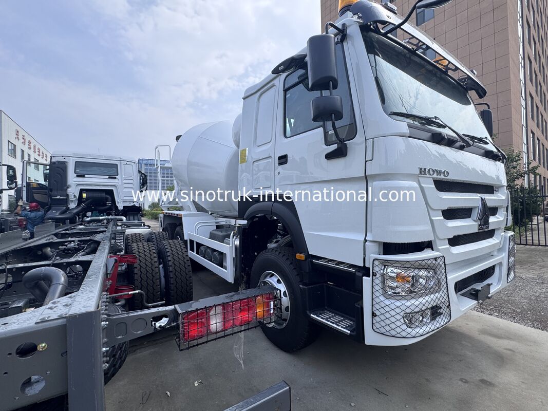 SINOTRUK HOWO 6×4 10wheels Concrete Mixer Truck 400HP Two Warning Lights