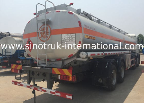 안정되어 있는 석유 탱크 트럭 SINOTRUK HOWO 30 - 40 기름 수송 8X4 RHD를 위한 CBM