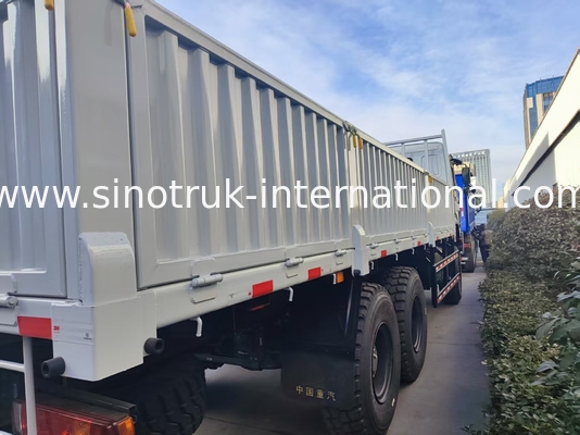 전력과 다재다능성을 발휘하고 모든 것을 정복하는 흰색 HOWO 6x6 400HP 오프로드 화물 트럭