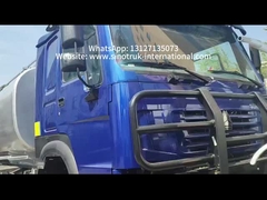 중용 HOWO 8*4 400HP LHD 연료 트럭: 40CBM 듀얼 탱크 시스템